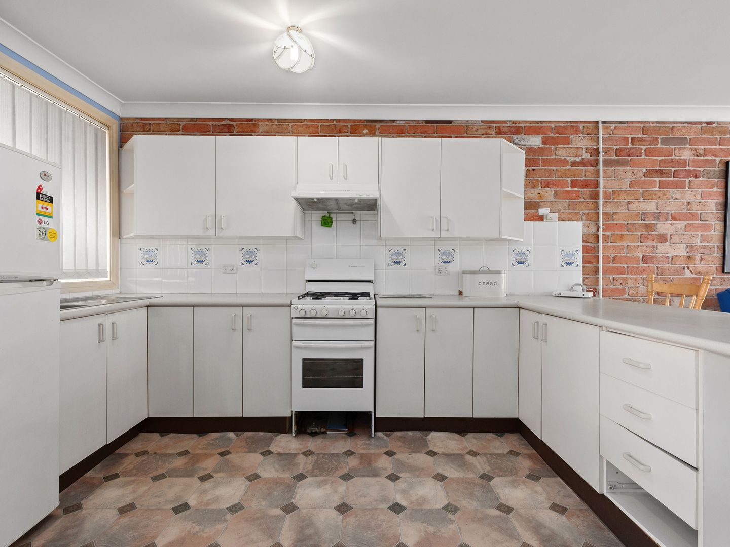 Unit 2/16 Wells St, East Gosford NSW 2250, Image 1