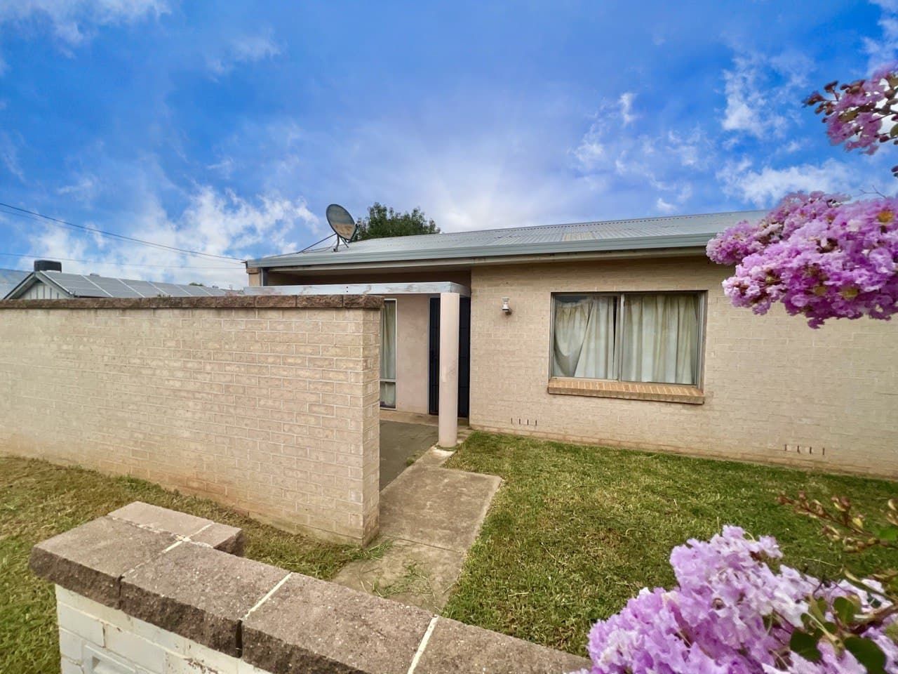 2 bedrooms Apartment / Unit / Flat in 4/14 Metcalfe Street PARKES NSW, 2870