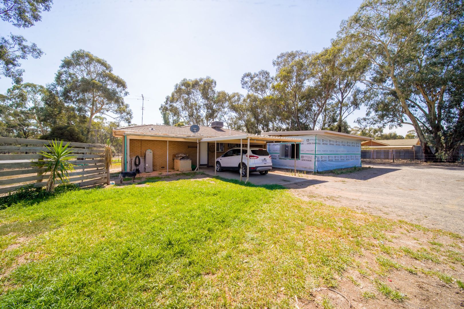 60 Golf Course Road, Ascot VIC 3364, Image 2