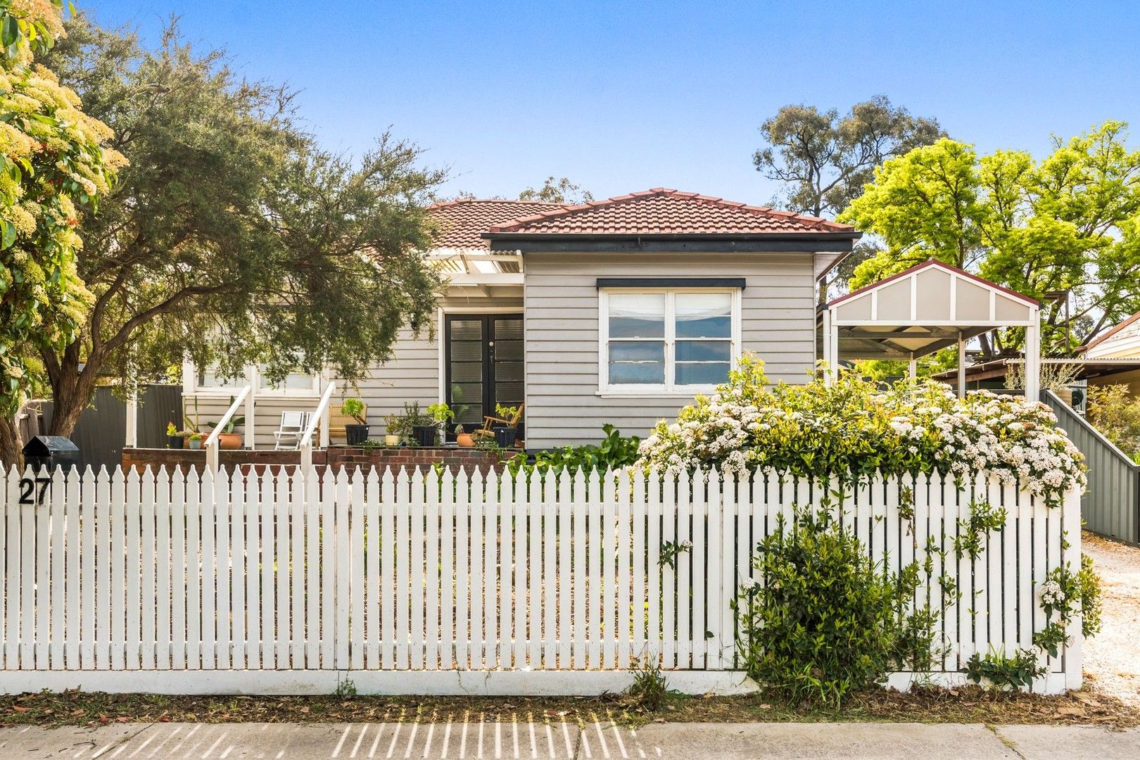3 bedrooms House in 27 Osborne Street FLORA HILL VIC, 3550