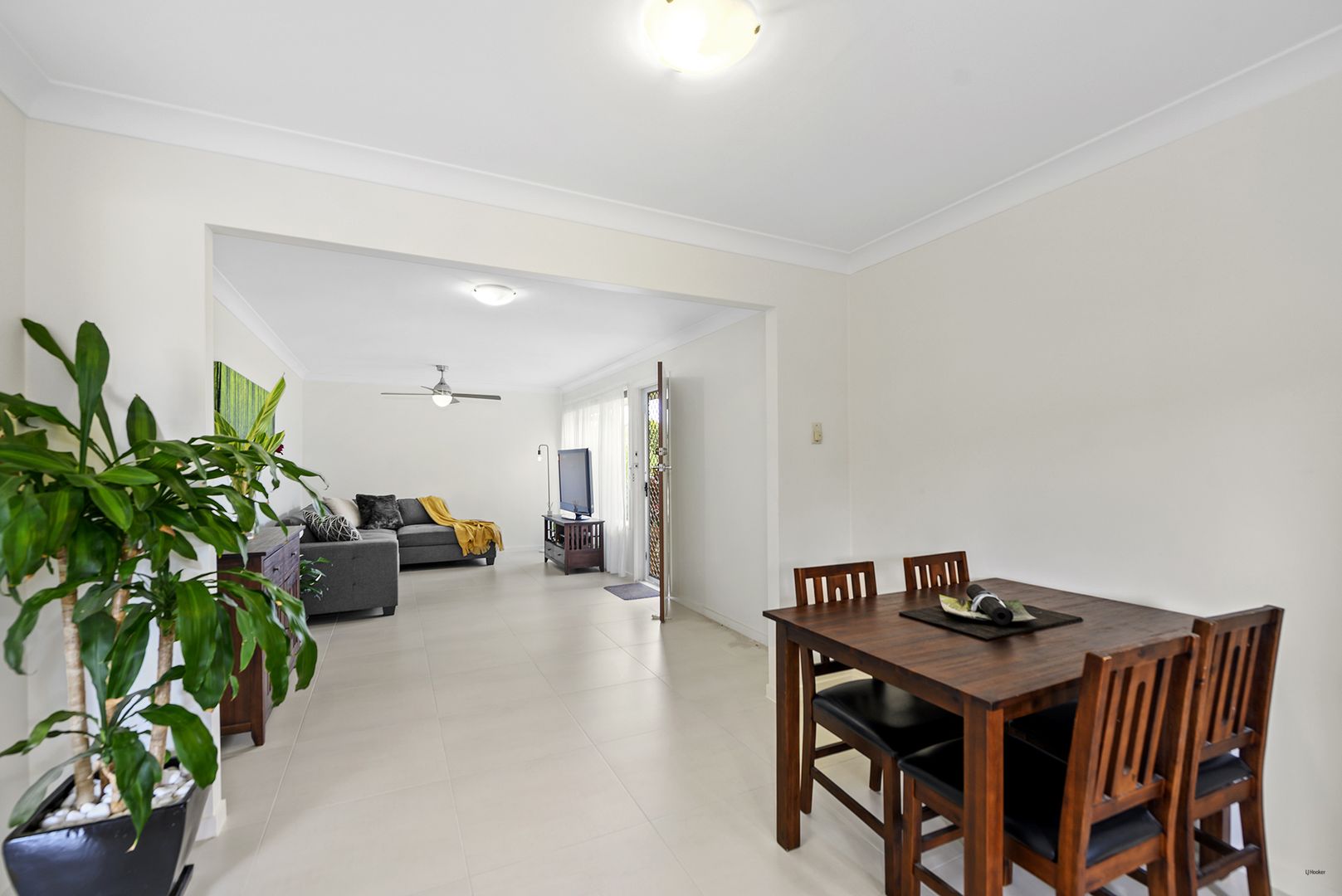 2/4 Cotinga Crescent, Burleigh Waters QLD 4220, Image 1