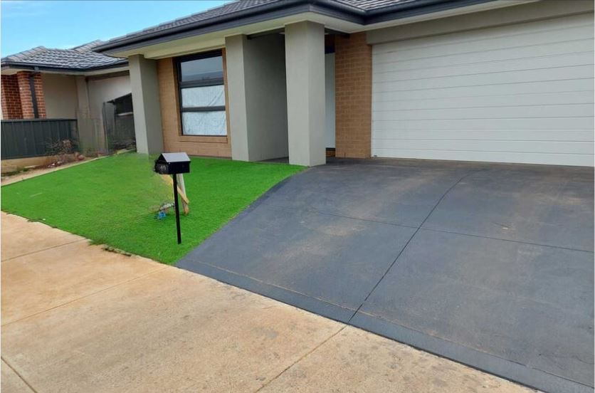 4 bedrooms House in 10 Alkington Street STRATHTULLOH VIC, 3338