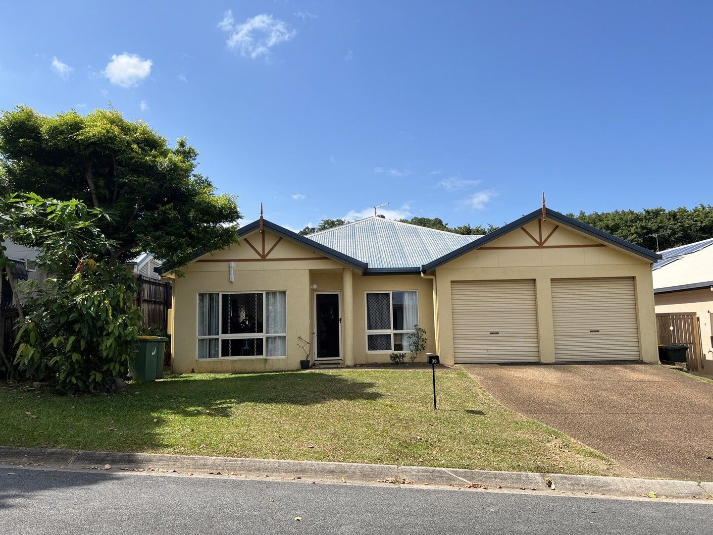 4 bedrooms House in 33 Alpinia Terrace MOUNT SHERIDAN QLD, 4868