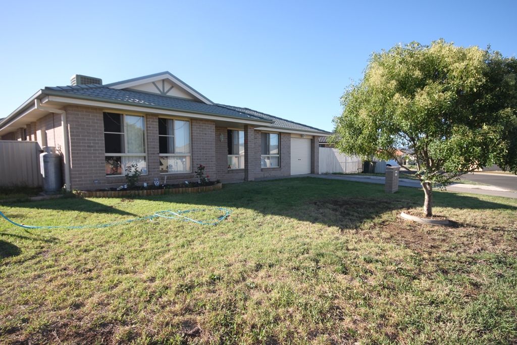 4 Burdekin Place, WESTDALE NSW 2340, Image 0