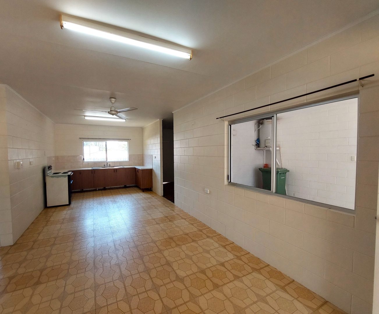 4/1a Newell Avenue, Mareeba QLD 4880 Apartment For Rent 300 Domain