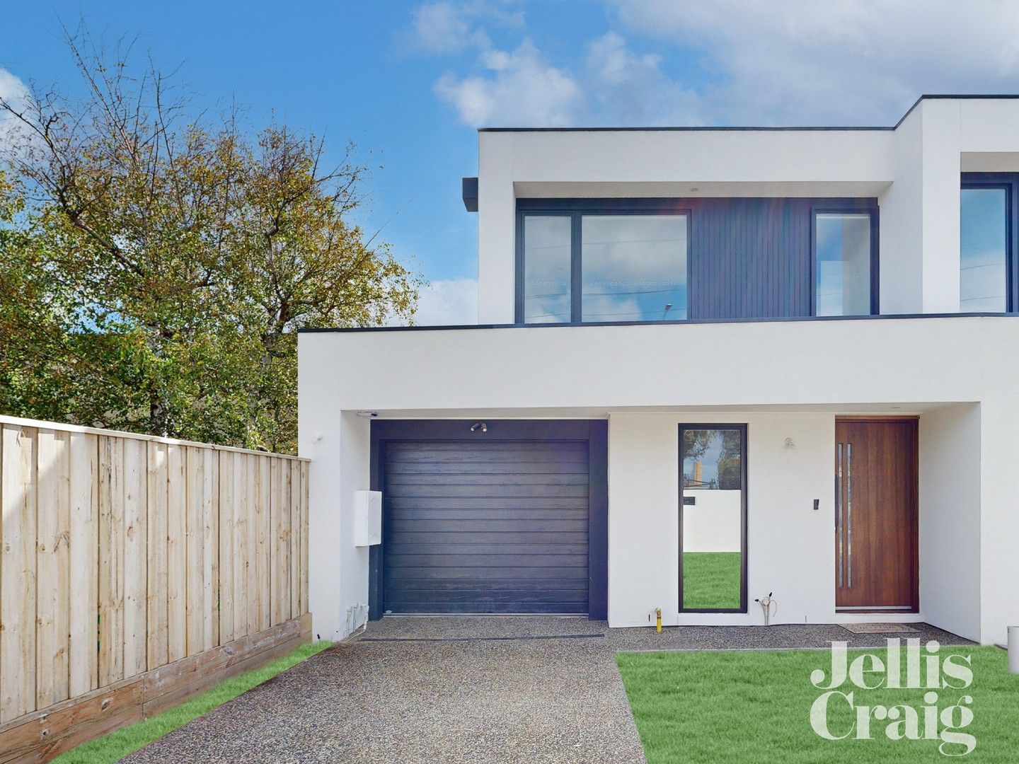 4 bedrooms Townhouse in 697 North Road CARNEGIE VIC, 3163