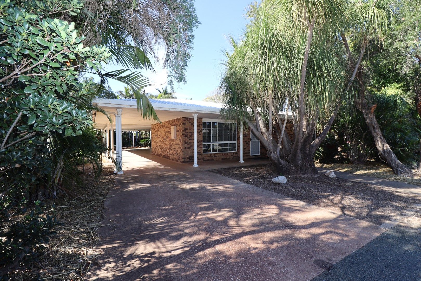 3 bedrooms House in 27-29 Weatherall Street ST GEORGE QLD, 4487