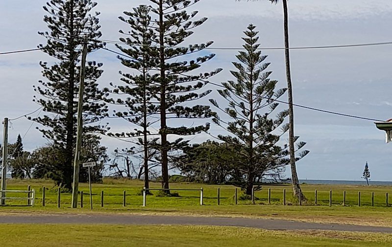 1 bedrooms House in 6 Lighthouse Street BURNETT HEADS QLD, 4670