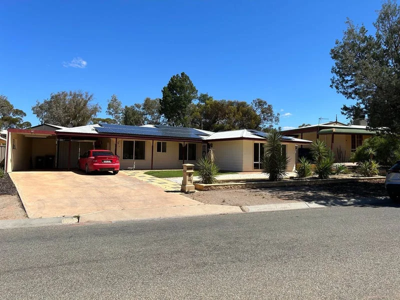 14 Irrapatana Road, Roxby Downs SA 5725
