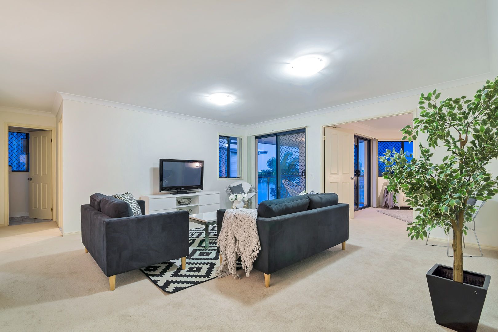 19 Ripple Court, Coomera Waters QLD 4209, Image 2