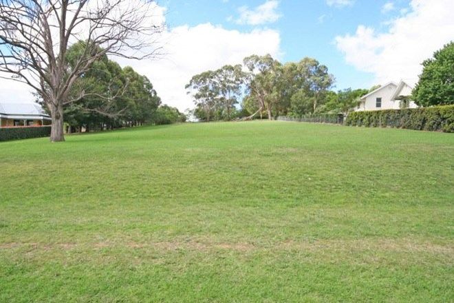 Picture of 24 Benwerrin Crescent, GRASMERE NSW 2570