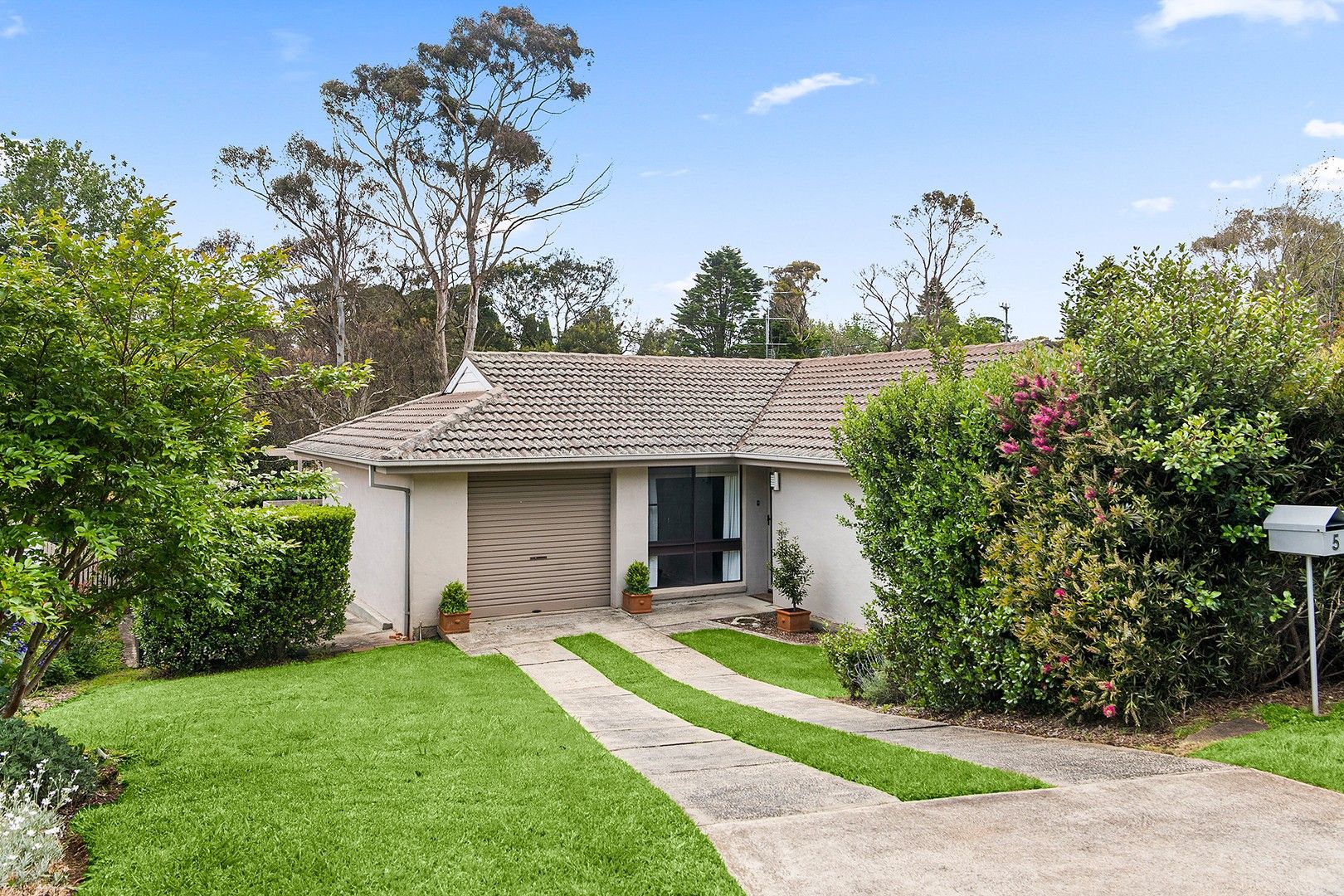 5 Dengate Crescent, Moss Vale NSW 2577 Domain