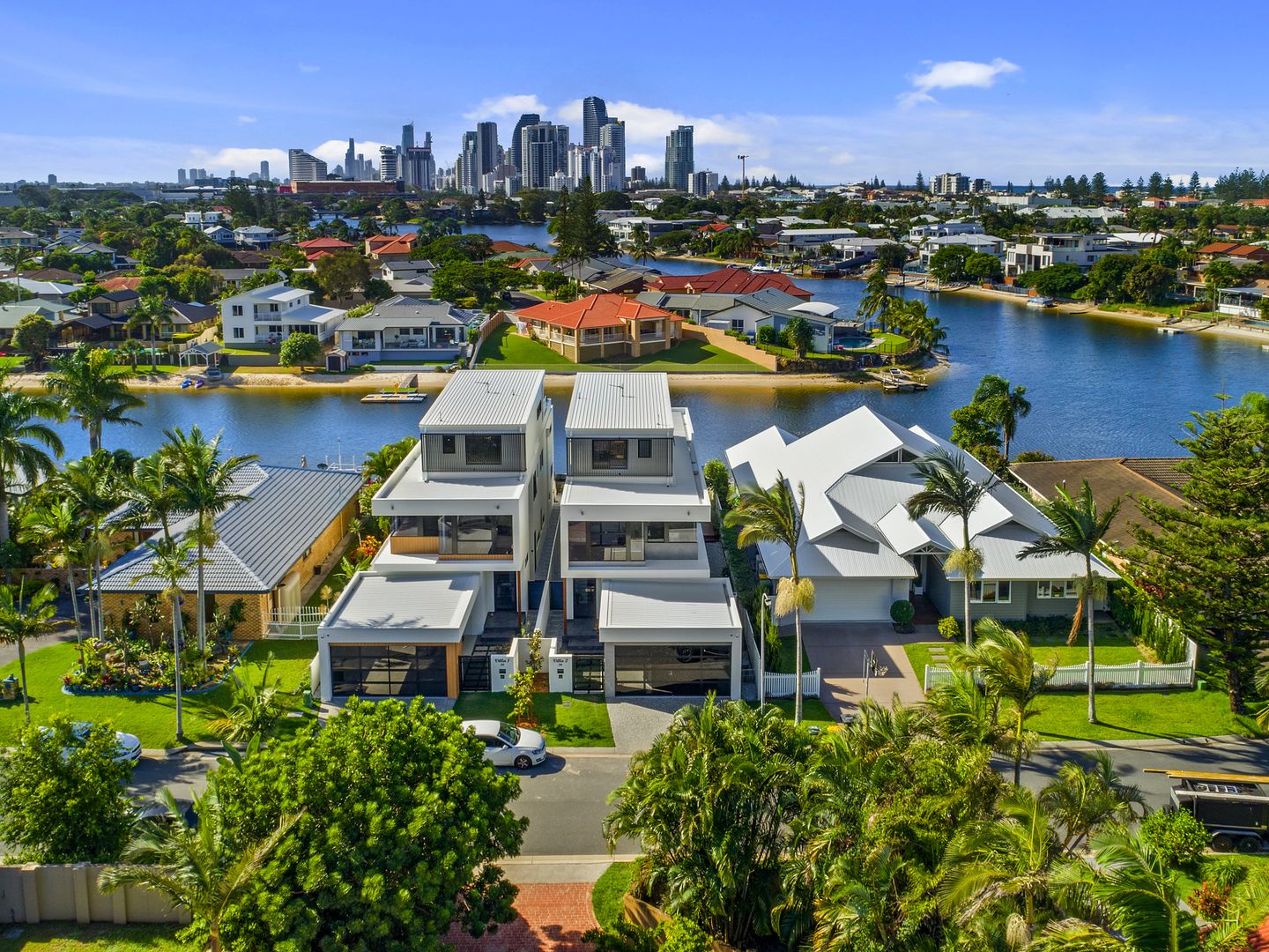 34 Sundowner Court, Mermaid Waters QLD 4218, Image 1