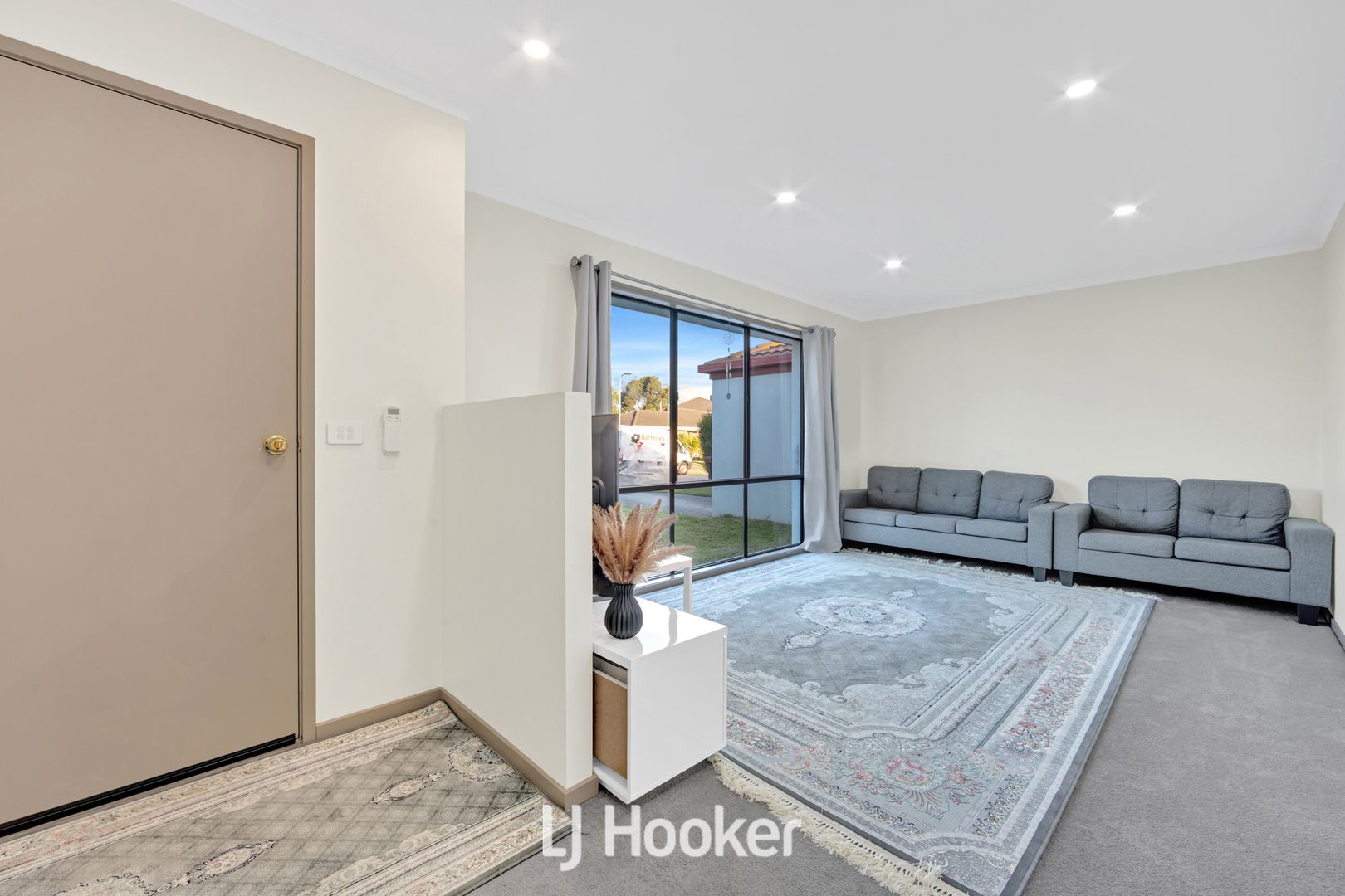 19 The Glade, Hampton Park VIC 3976, Image 2