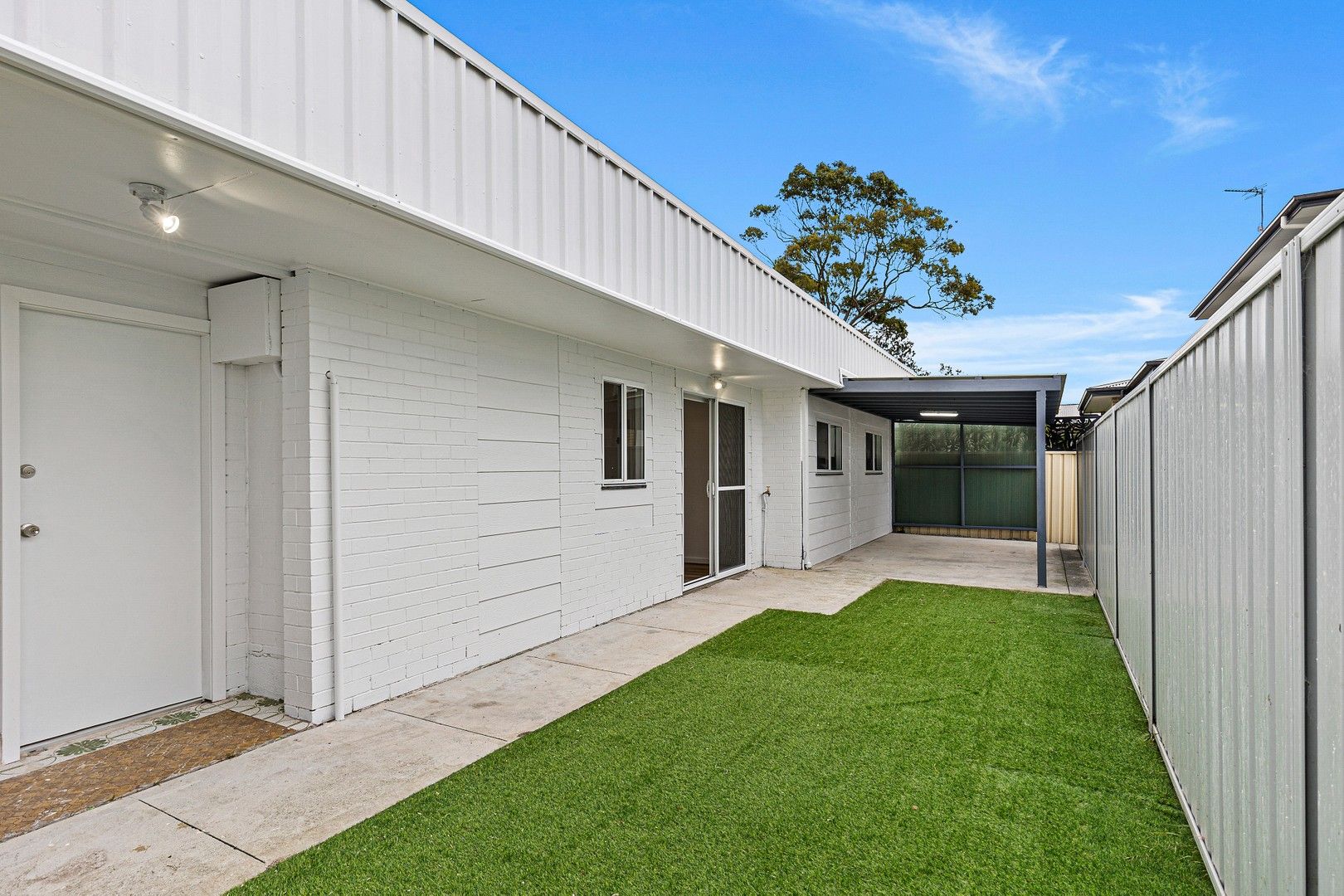2 bedrooms House in 8B Terry Avenue WARILLA NSW, 2528