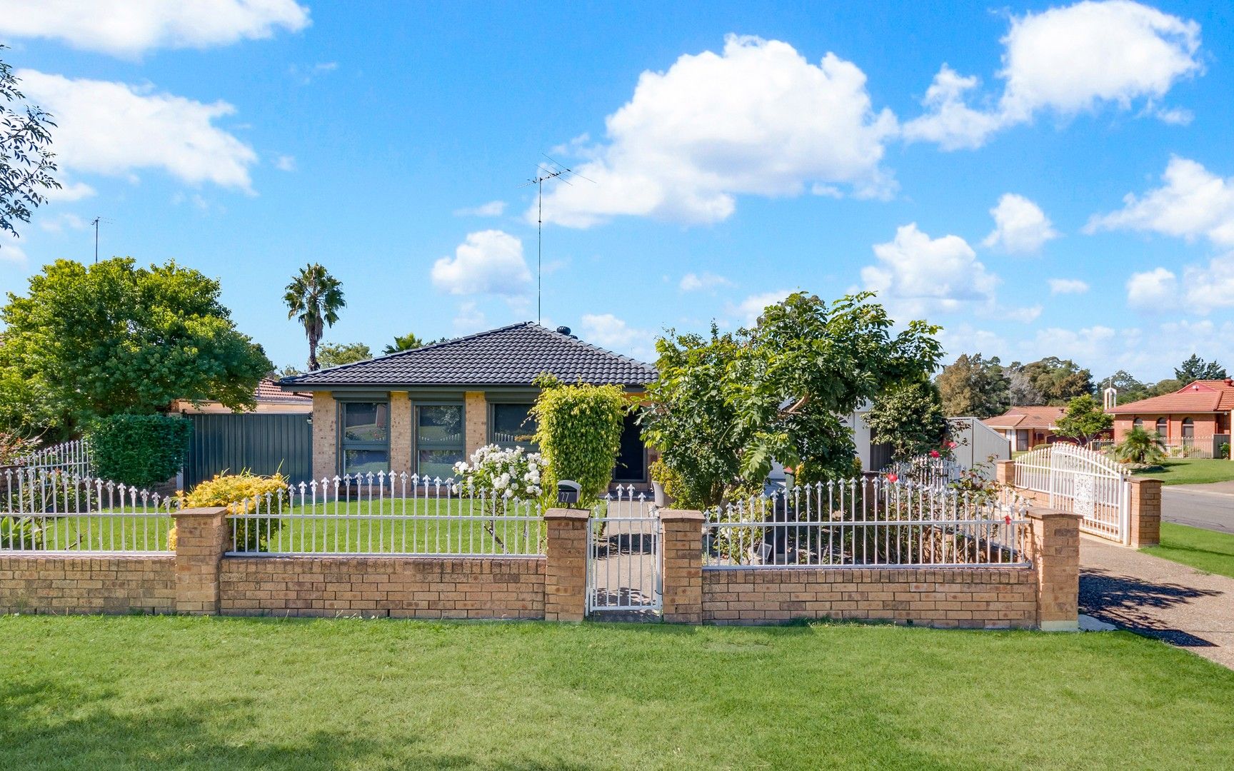 27 Wintaroo Crescent, St Helens Park NSW 2560, Image 0