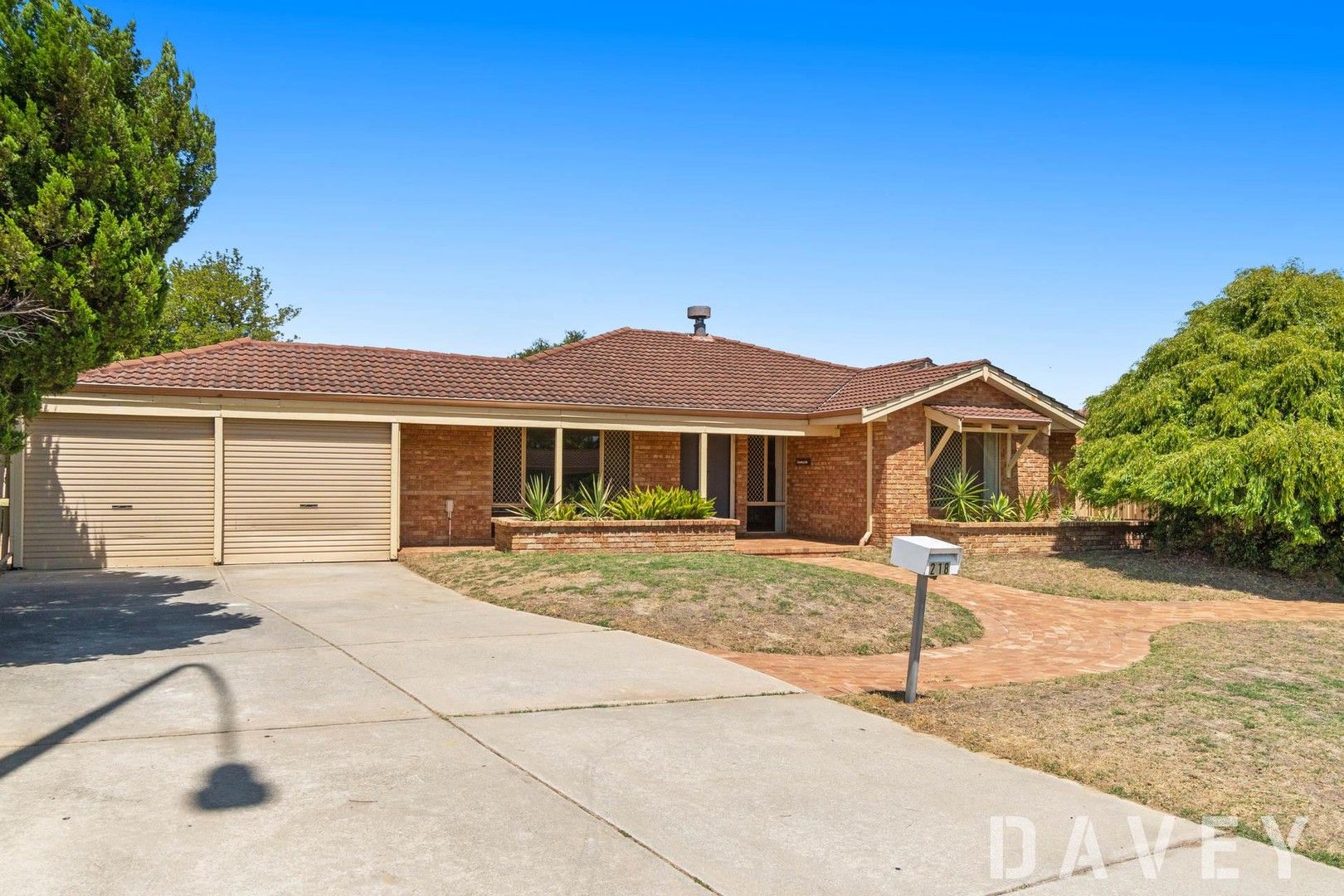 4 bedrooms House in 218 Barridale Drive KINGSLEY WA, 6026