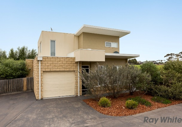 4/2 Kate Court, Cowes VIC 3922