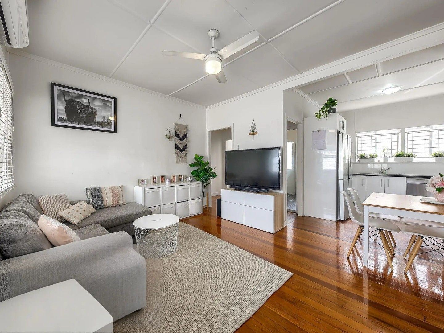 3 bedrooms House in 1/55 Bovelles Street CAMP HILL QLD, 4152