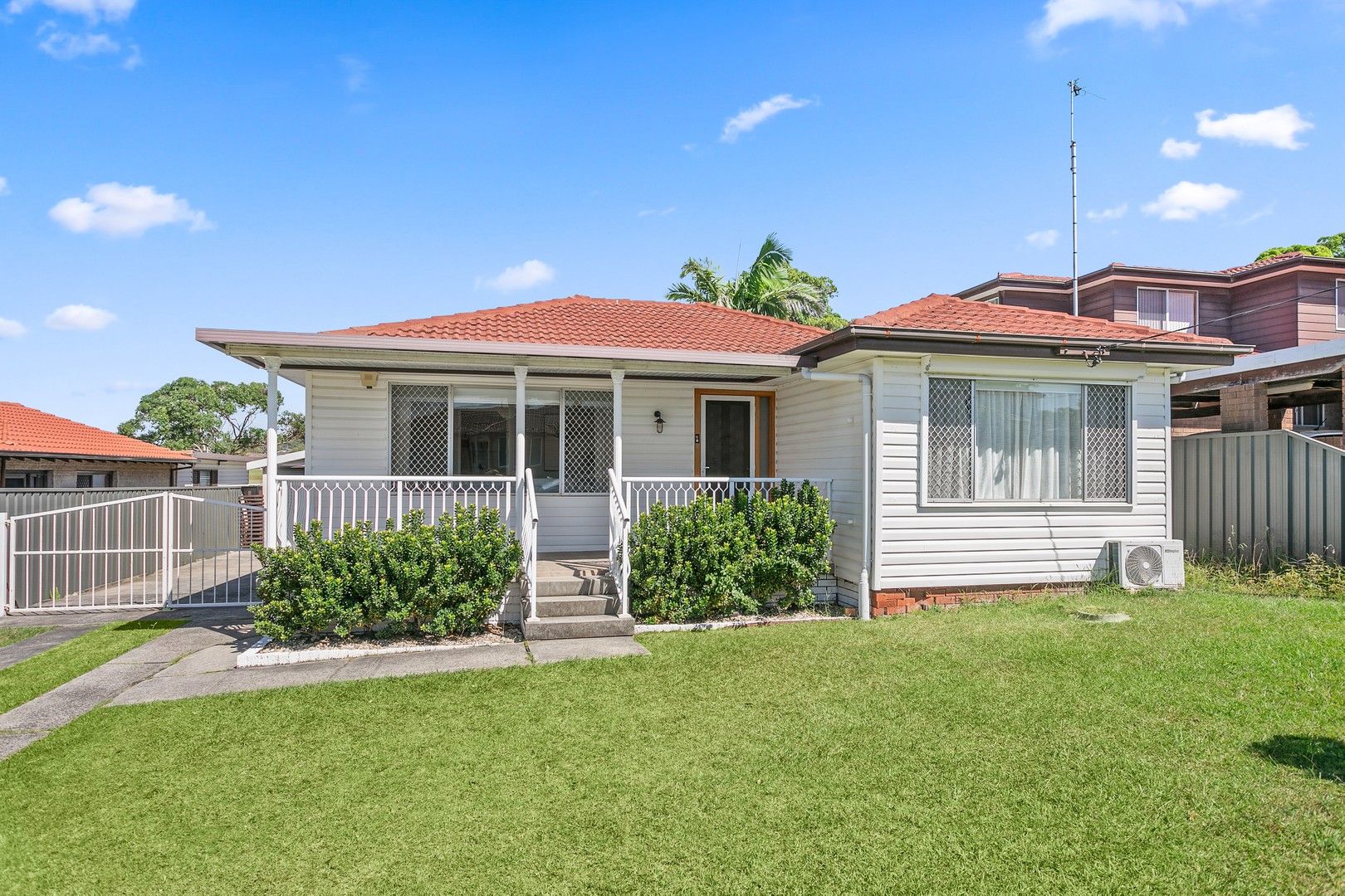 10 Gipps Crescent, Barrack Heights NSW 2528, Image 0