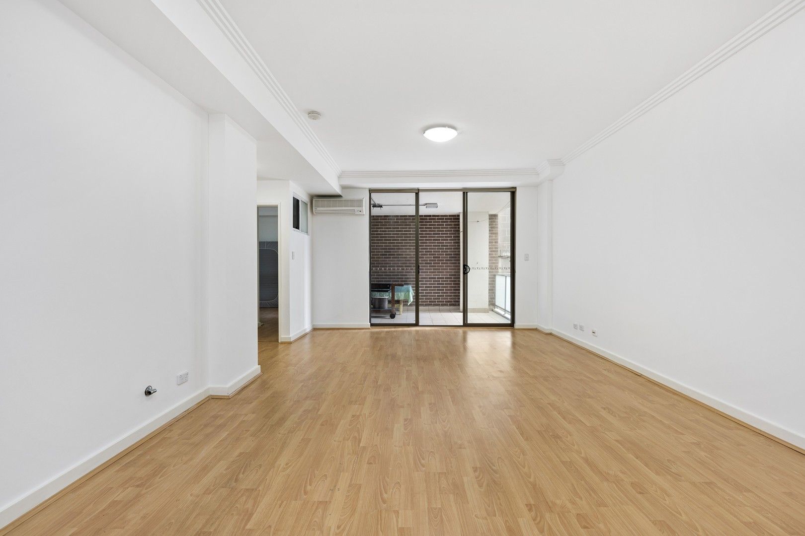 2 bedrooms Apartment / Unit / Flat in 34/30-32 Woniora Road HURSTVILLE NSW, 2220