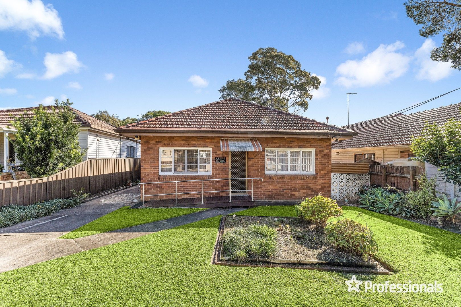 12 Cairo Avenue, Padstow NSW 2211, Image 0