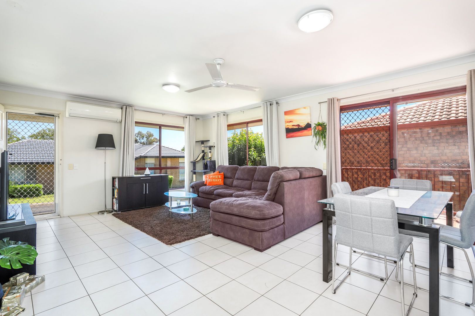 28/30 Lindeman Place, Eight Mile Plains QLD 4113, Image 2