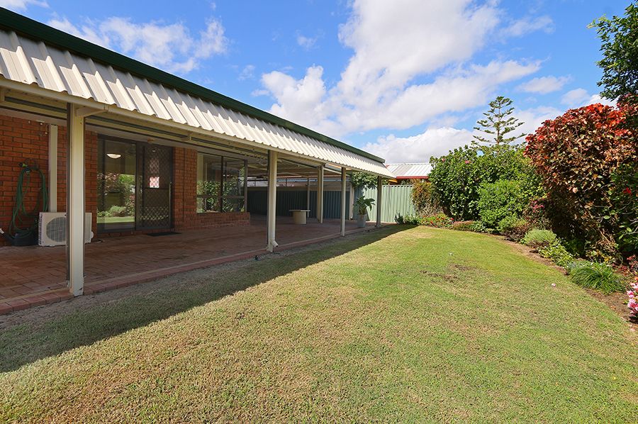 3 bedrooms House in 9B Klem Avenue SALTER POINT WA, 6152