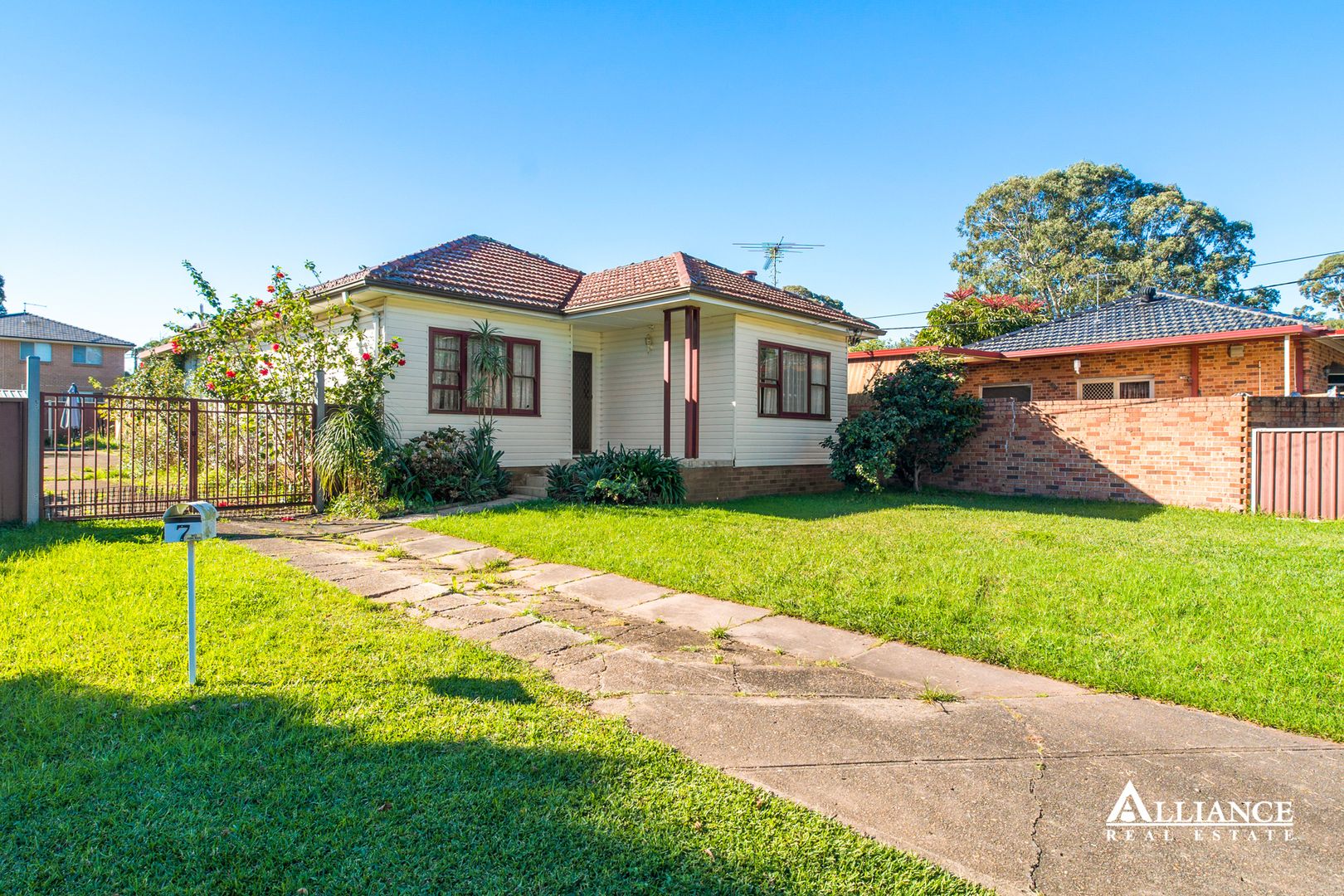 7 Delia Avenue, Revesby NSW 2212, Image 2