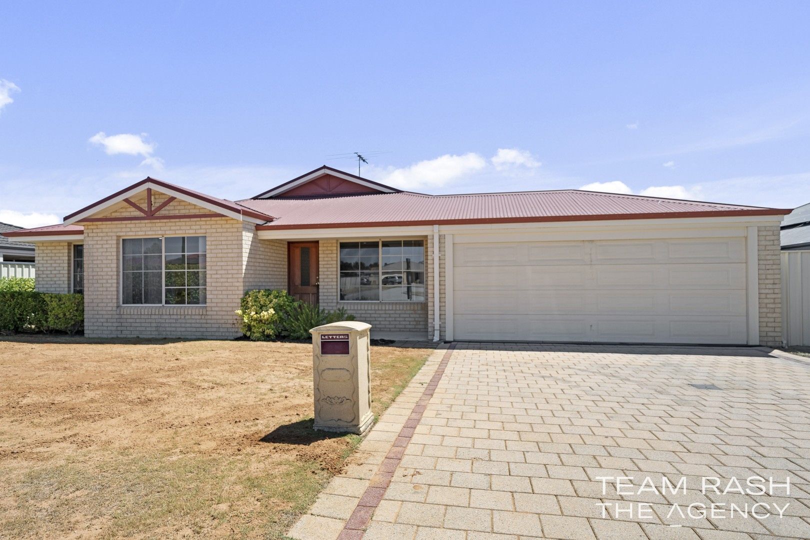 4 bedrooms House in 17 Araluen Crescent BERTRAM WA, 6167