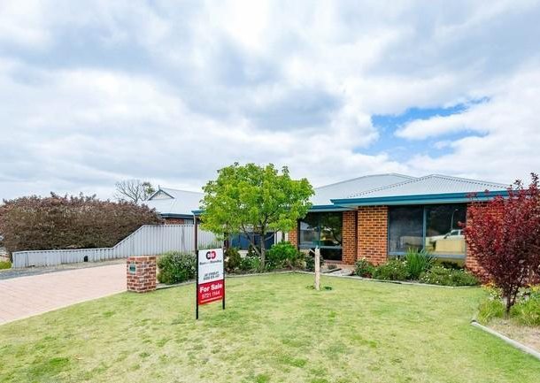 18 Clare Row, College Grove WA 6230