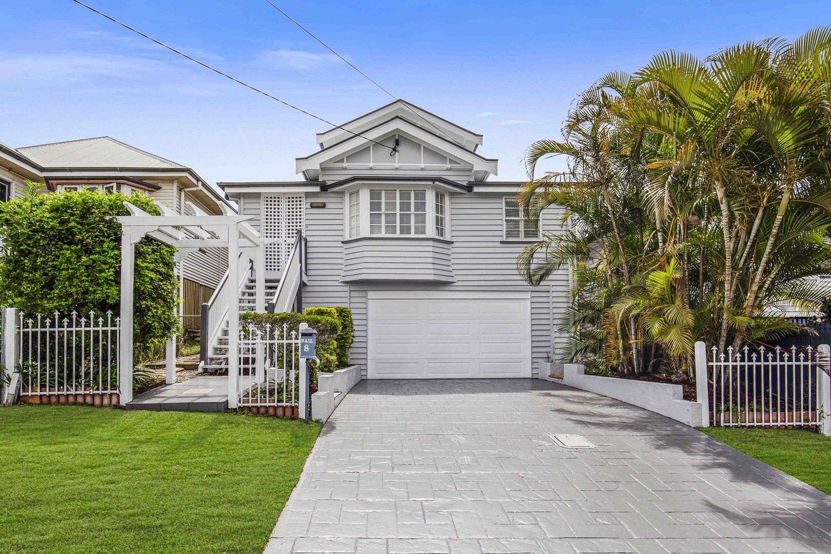 4 bedrooms House in 8 View Street KEDRON QLD, 4031