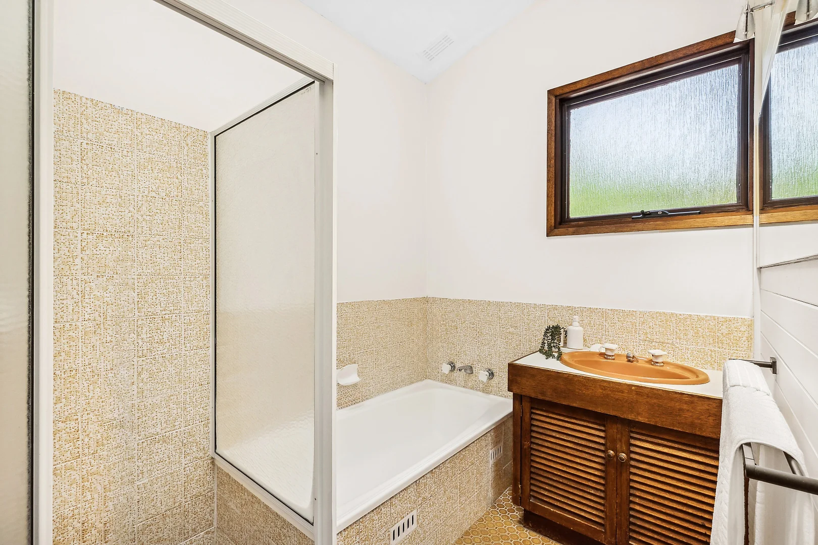 Additional image 4 of 37 Bourbon Street, Wyoming NSW 2250