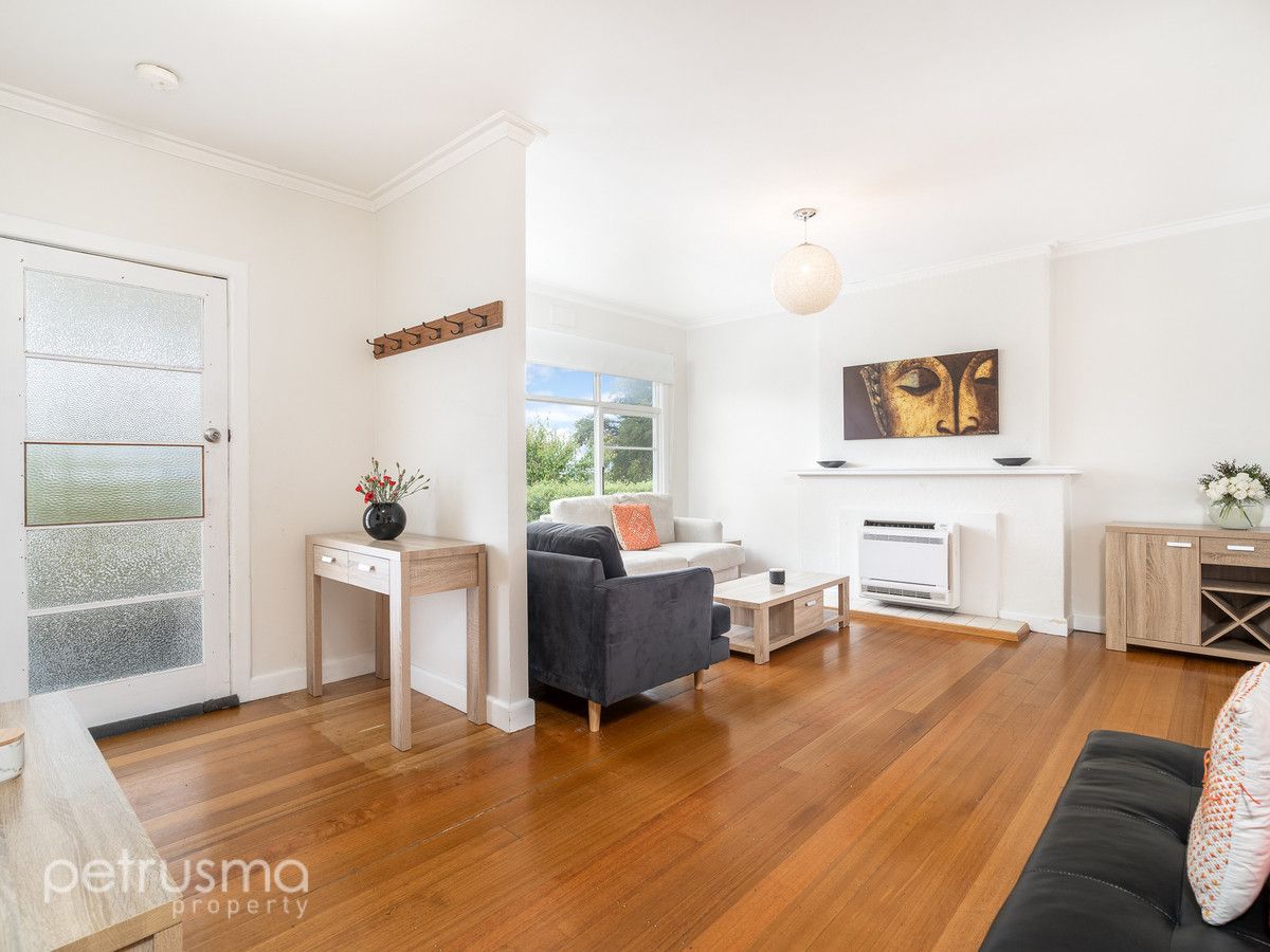 228 Derwent Avenue, Lindisfarne TAS 7015, Image 2