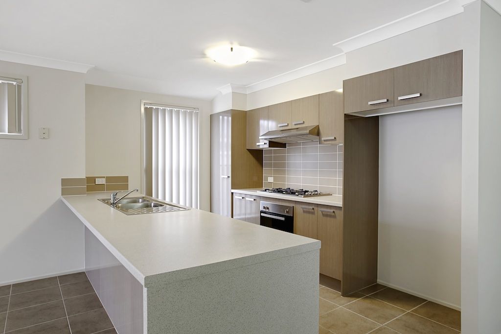 11 Bartlett Street, Oran Park NSW 2570, Image 2