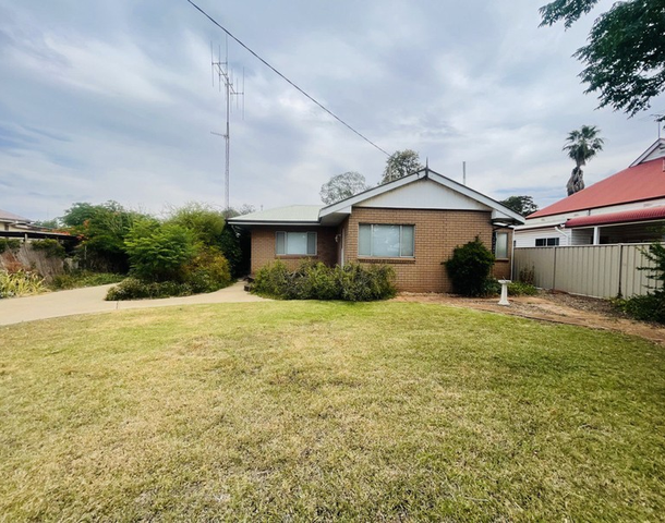 112 Orange Street, Condobolin NSW 2877