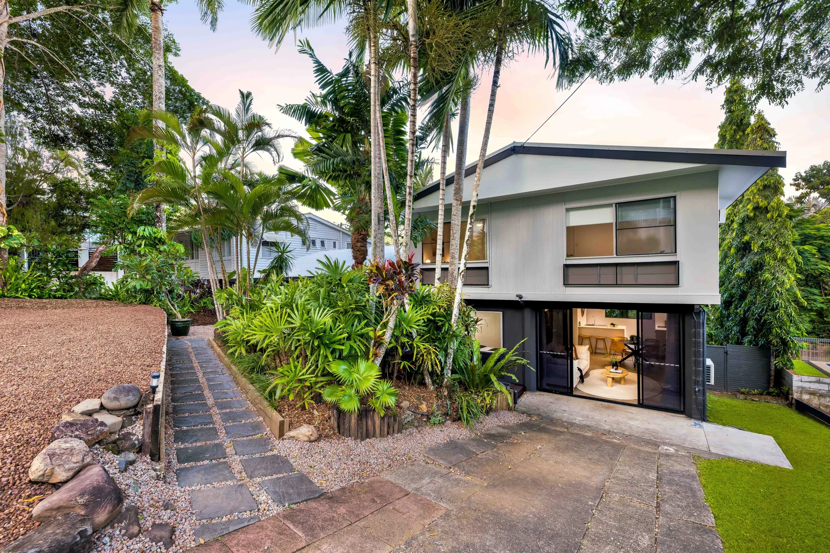 Additional image 13 of 129 Hillview Crescent, Whitfield QLD 4870