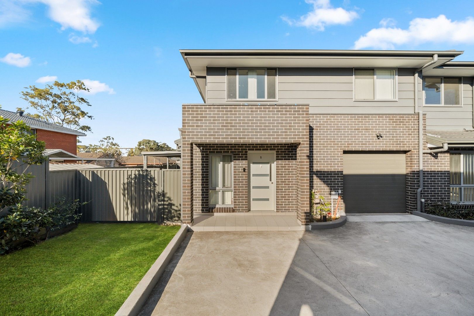 4 bedrooms Townhouse in 5/191 Newbridge Road CHIPPING NORTON NSW, 2170