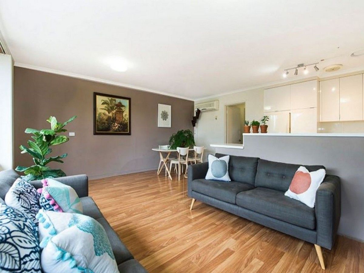 2 bedrooms Apartment / Unit / Flat in 4/4-8 Kenaud Avenue MOUNT ELIZA VIC, 3930