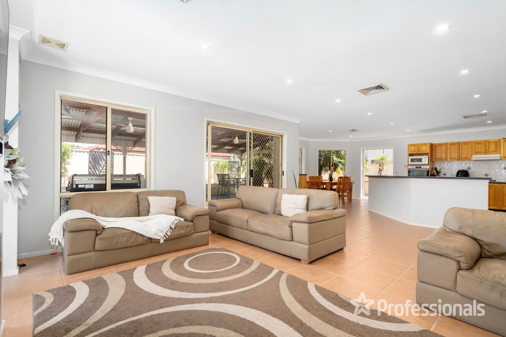 22 Chienti Place, Prestons NSW 2170, Image 2