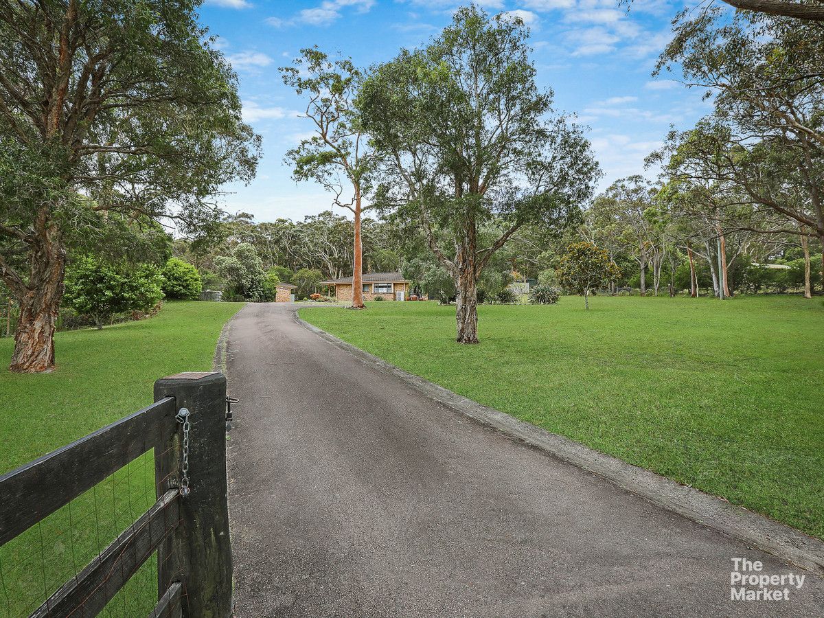 4 bedrooms Rural in 8 Larapinta Drive WYEE POINT NSW, 2259