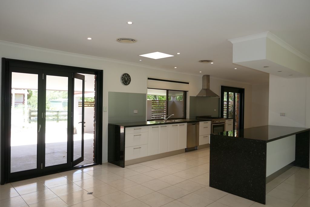72 Johnston Road, Glass House Mountains QLD 4518, Image 2
