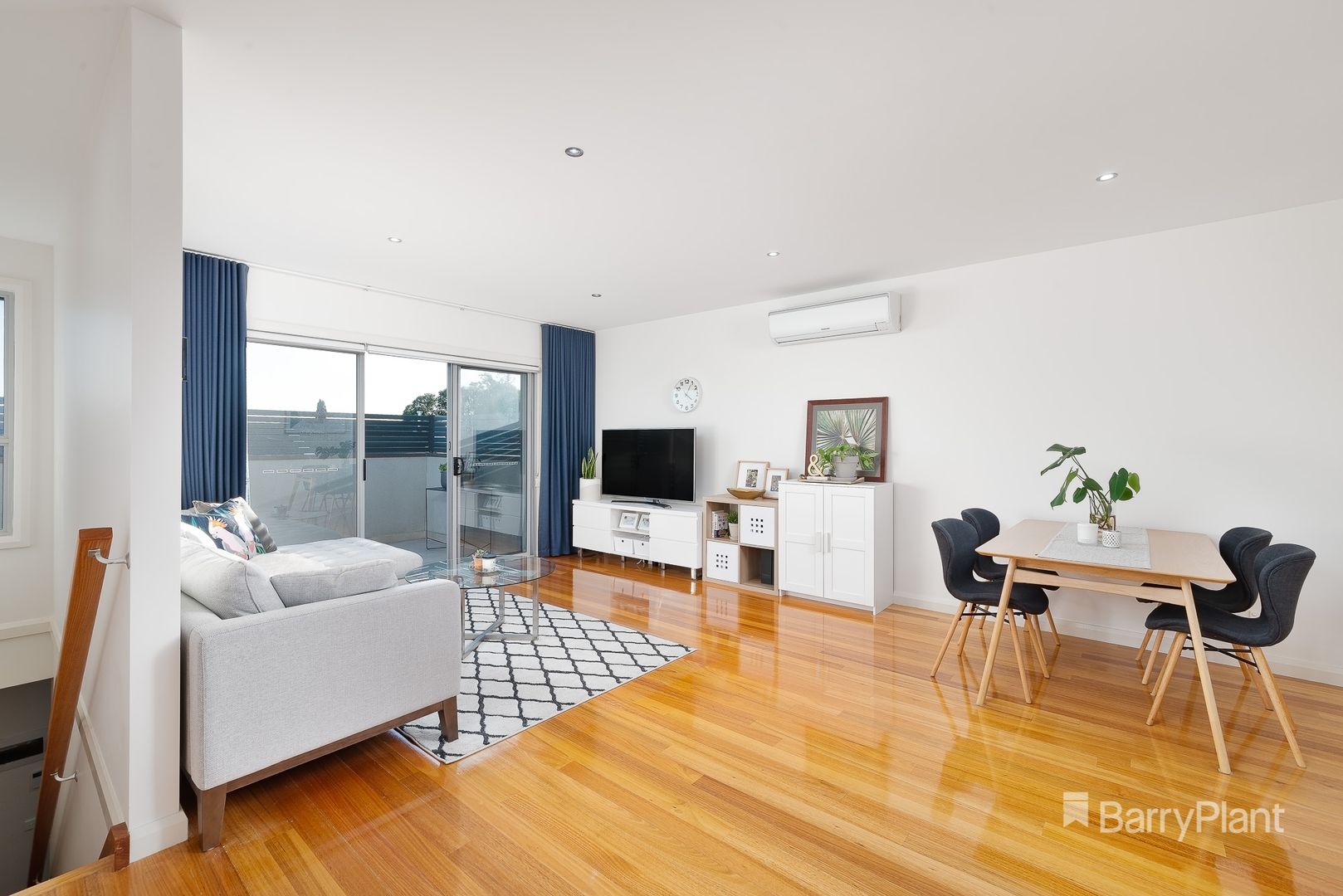 2/11 Lex Grove, Oak Park VIC 3046, Image 1