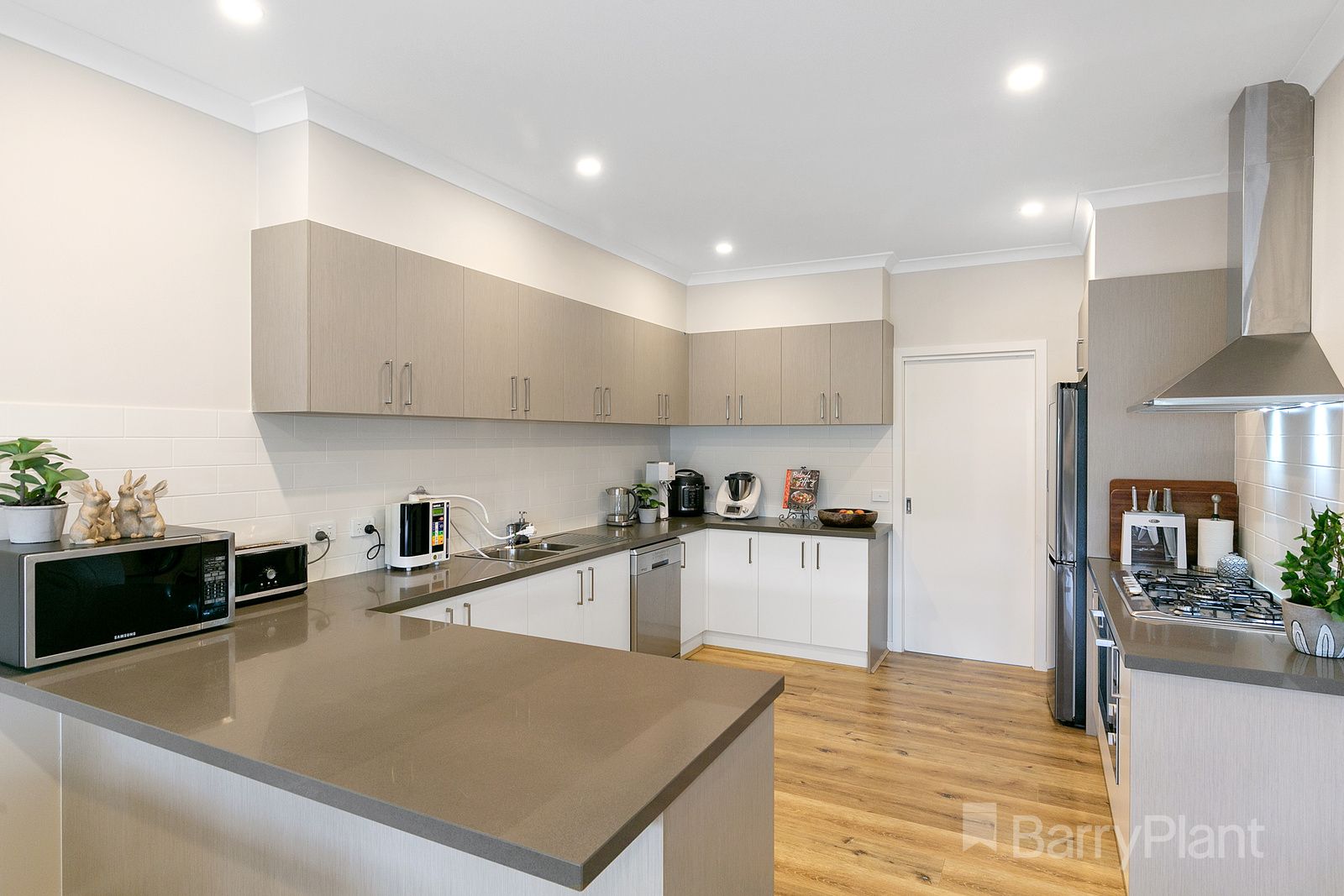 19 Mimosa Avenue, Kilsyth VIC 3137, Image 2