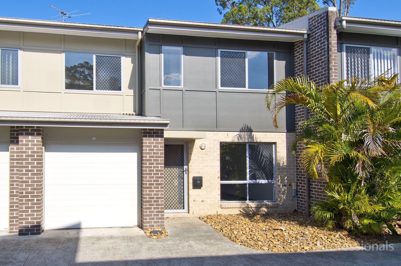 3 bedrooms House in 10/38 River Hills Road EAGLEBY QLD, 4207