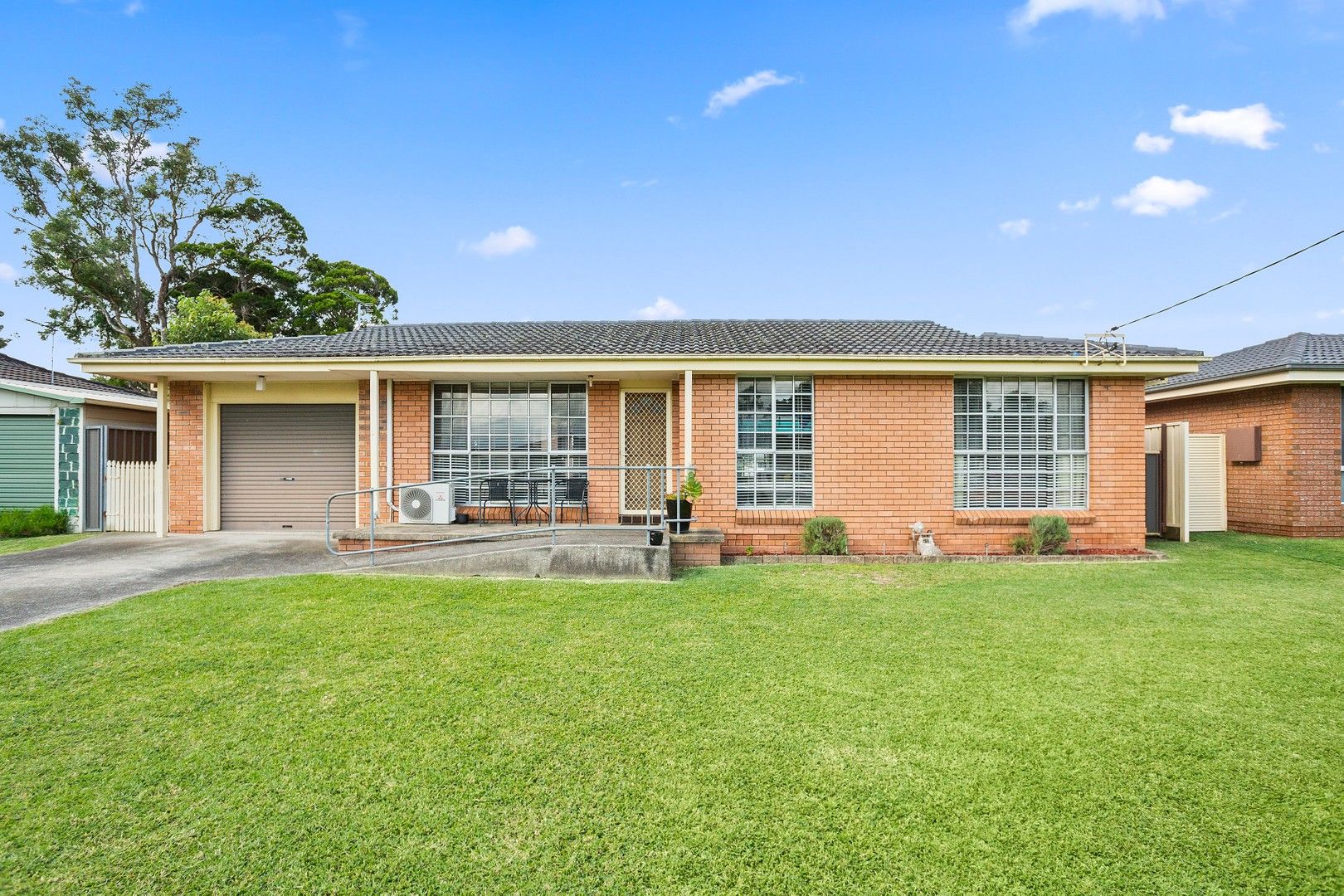 5 bedrooms House in 41 Poplar Avenue ALBION PARK RAIL NSW, 2527