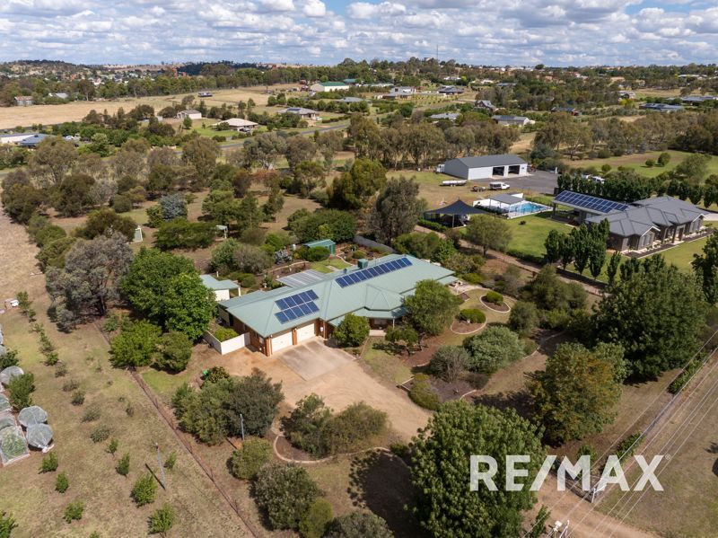 17 De Salis Drive, Junee NSW 2663, Image 0