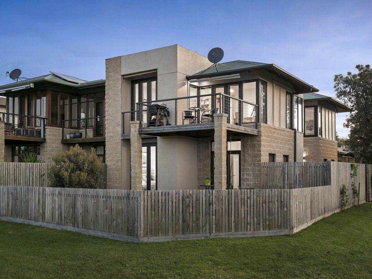 1/1 Edgewater Close, Queenscliff VIC 3225 Domain