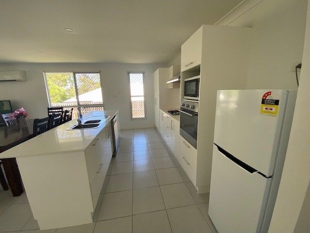 24 Sundowner, Clinton QLD 4680, Image 2