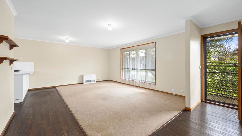 4/4 Hopkins Court, Sebastopol VIC 3356, Image 1